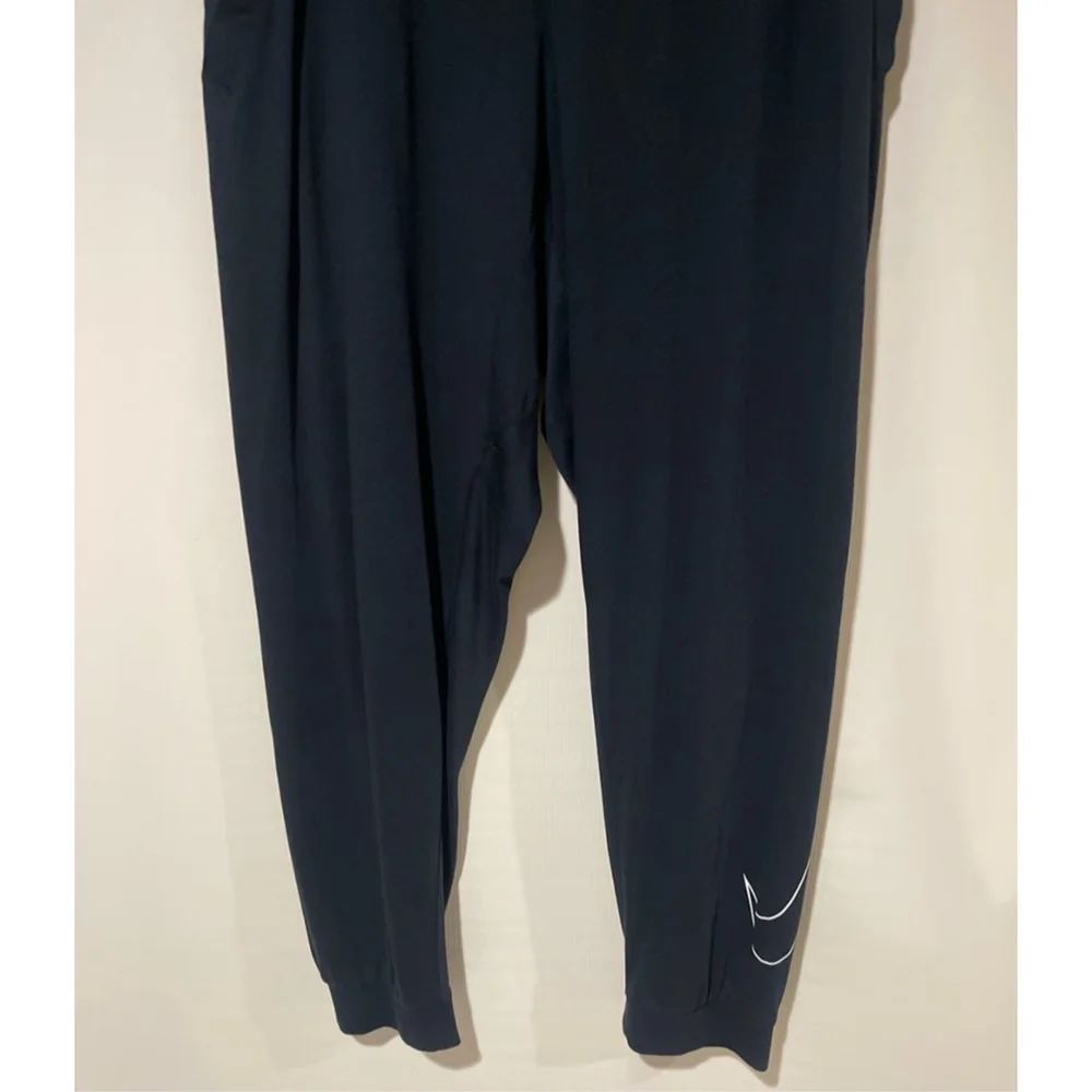 NWOT Women's Nike Dri-FIT Black & White Swoosh Track Pants Joggers XXL